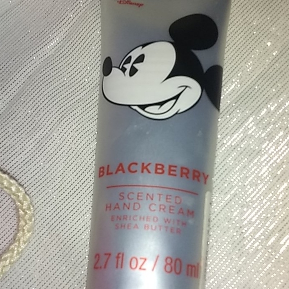 Disney Pouff & Hand Cream - Picture 4 of 7